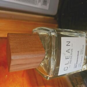 Reserved Clean Fragrance with Wooden Cap